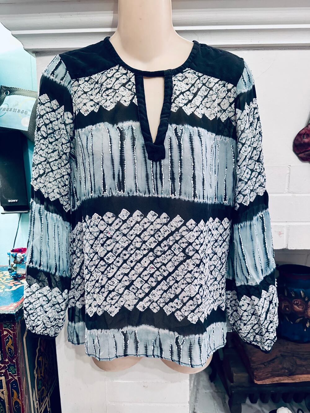 CALYPSO ST. BARTH 100% SILK SHIBORI TIE DYE IKAT TUNIC W/ SEQUIN TRIM S
